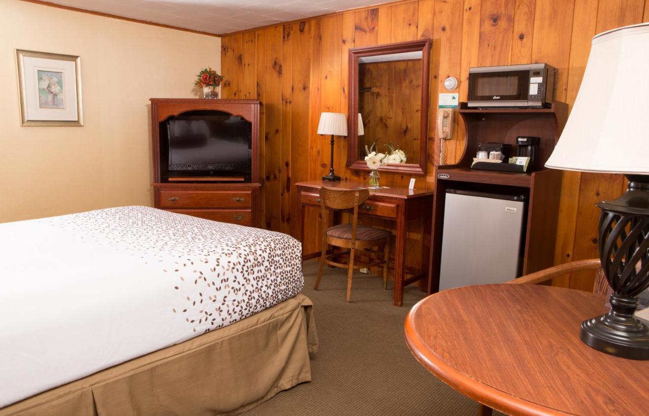 Knotty Pine Motel Bennington Extérieur photo