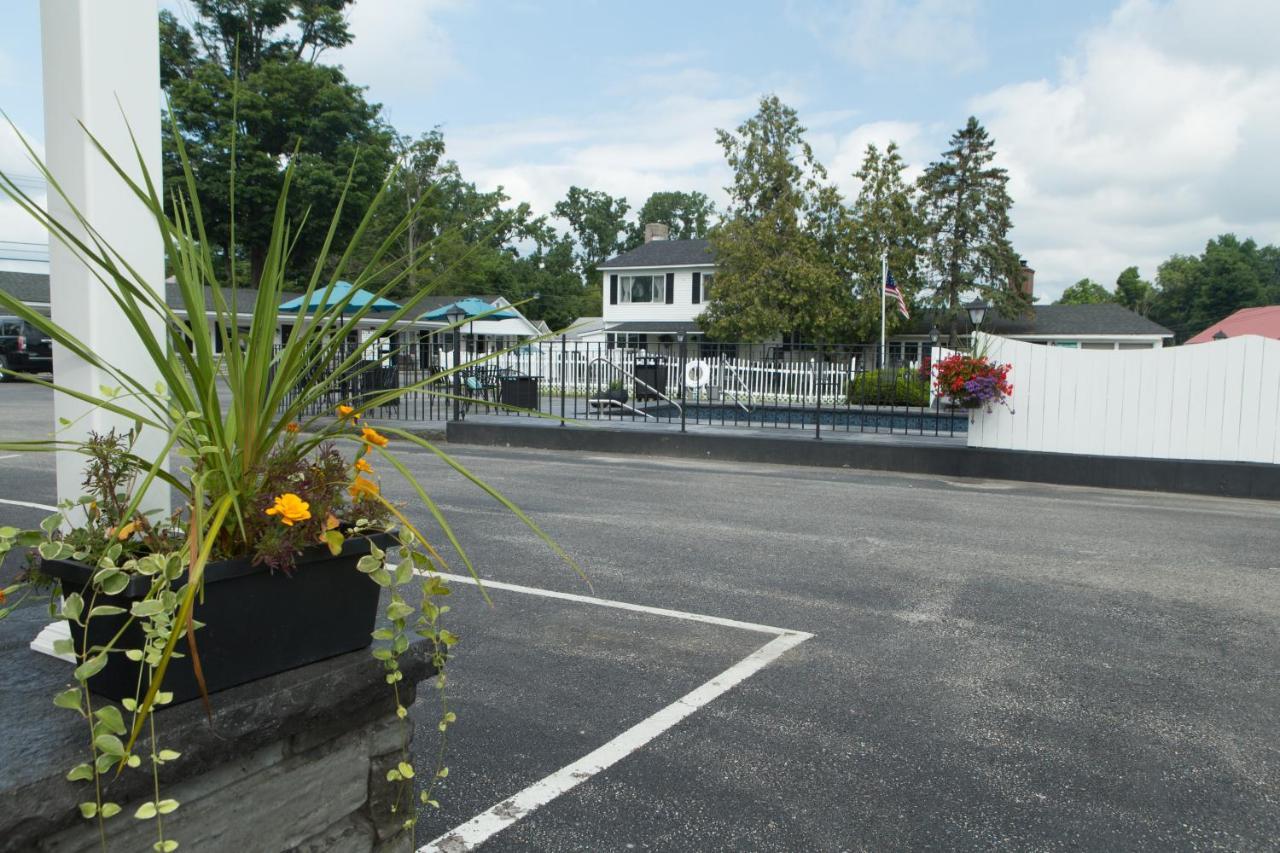Knotty Pine Motel Bennington Extérieur photo